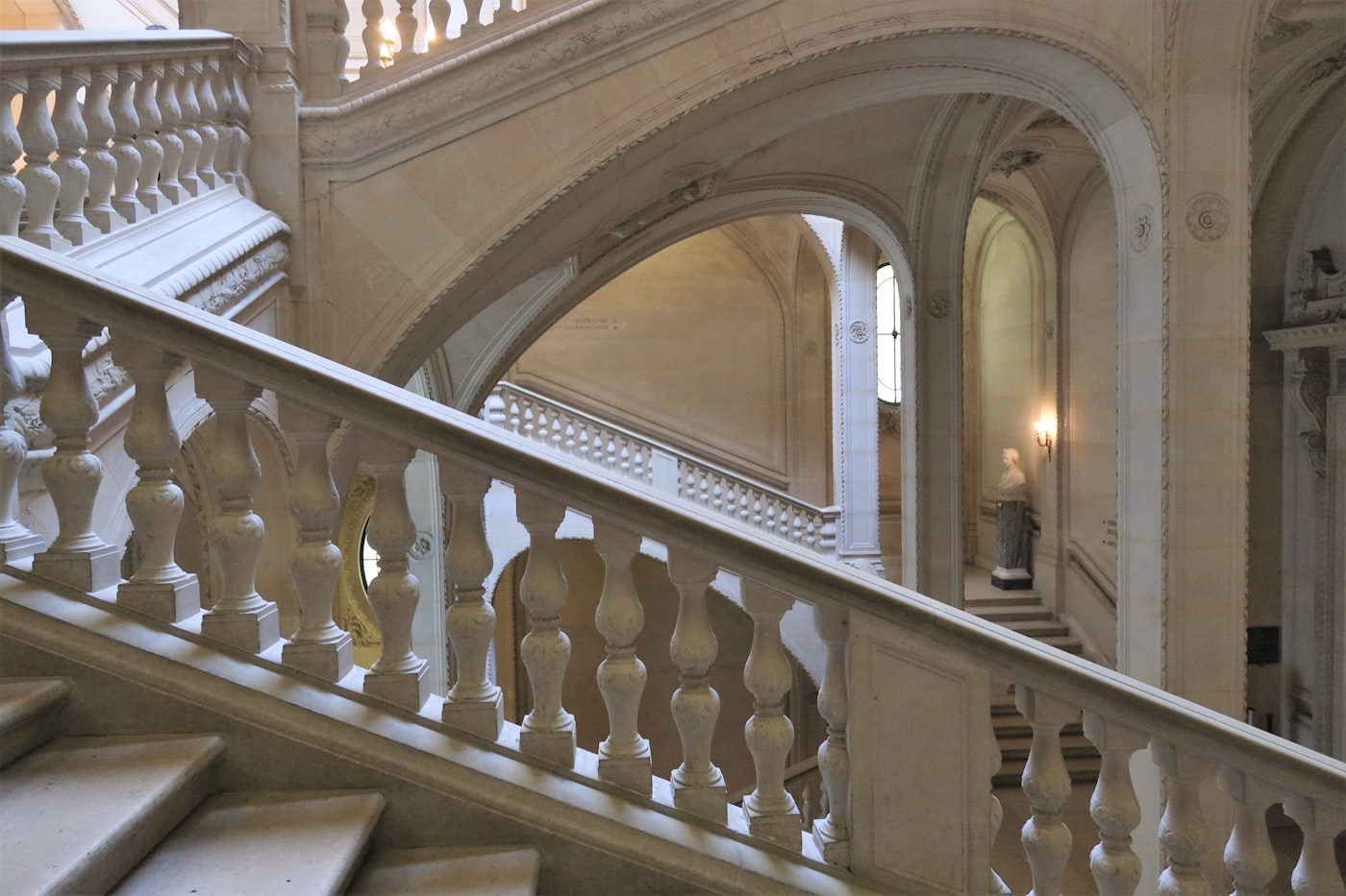 Gepflegtes historisches Treppenhaus
